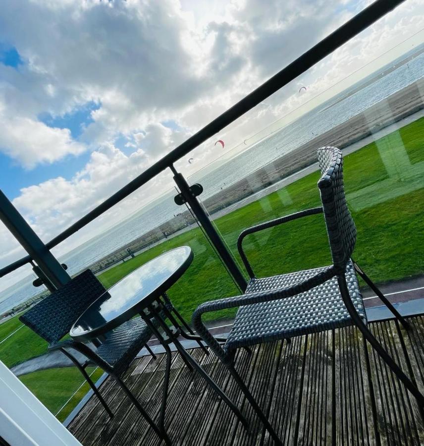 Sea View Apartment At The Beach! Llanelli Luaran gambar
